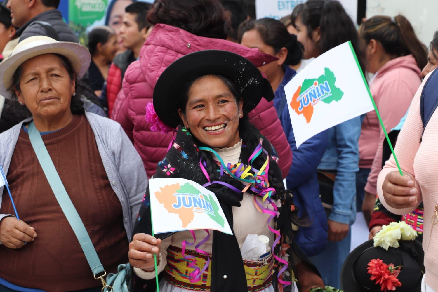 Beneficiarios tendrán, desde hoy, seguridad jurídica y acceso a mejores condiciones de vida tras entrega de título de propiedad rural. (Foto: Midagri)