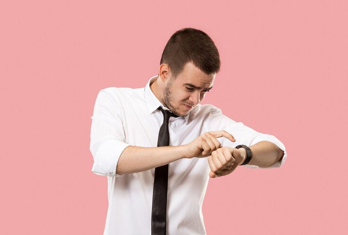 El ajuste de los relojes se realizará una madrugada (Foto: Freepik)