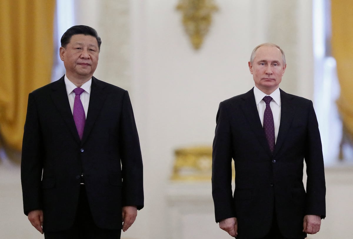 El presidente chino, Xi Jinping, y su homólogo ruso, Vladimir Putin, durante una reunión en Moscú. (Foto: Reuters)