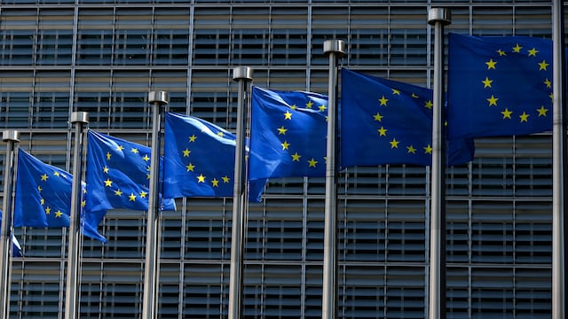 Comisión Europea alerta riesgo intenso de injerencia extranjera en las elecciones europeas
