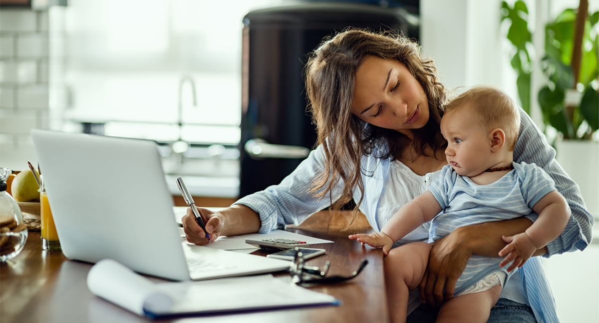 69,5% de las madres labora en actividades de servicios y comercio, añade el INEI. Foto: referencial