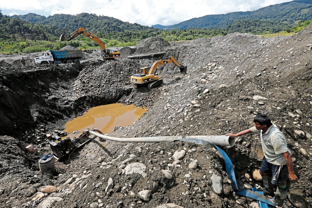 El avance de la minería ilegal a nuevas zonas en el interior del país también genera conflictos socioambientales