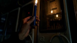 Ecuador sube tarifas eléctricas industriales en medio de crisis energética