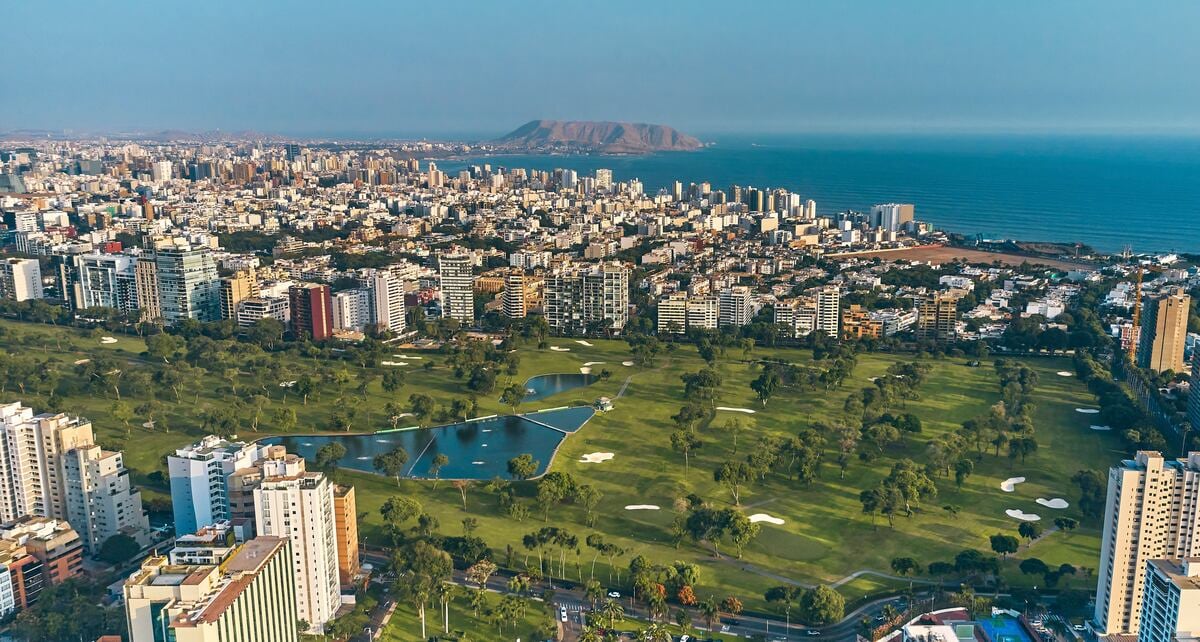 La zona circundante al Lima Golf Club, en San Isidro, es una de las más exclusivas de La capital, con departamentos que cuestan desde un millón de soles en adelante. (Foto: archivo)