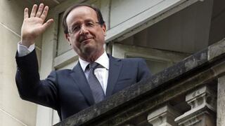 Presidente de Francia y sus ministros aprueban rebaja de 30% en su sueldo