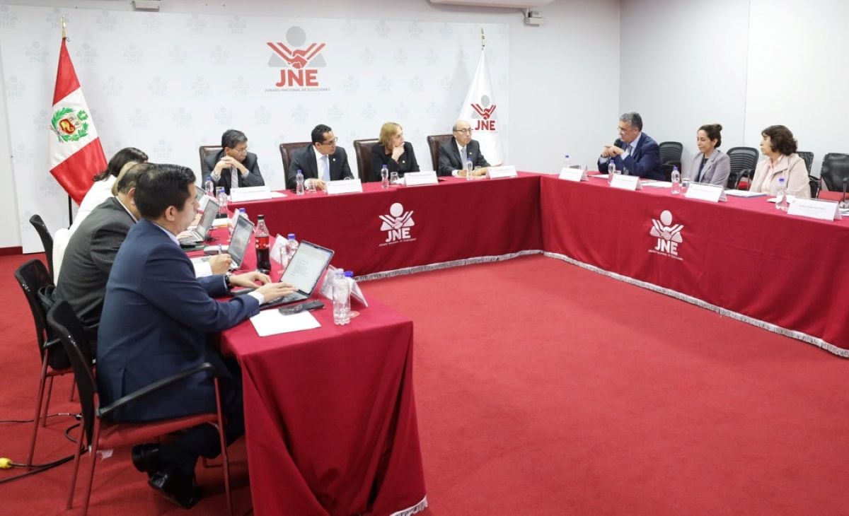 El Jurado Nacional de Elecciones mantiene previsto para el viernes 3 de julio el acto de proclamación de los resultados nacionales de la elección presidencial, una vez culminen las audiencias de los 60 JEE. Foto: JNE.