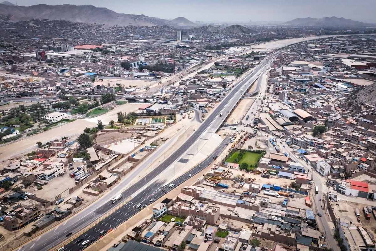 MML inaugura el bypass Las Torres en la autopista Ramiro Prialé, como parte del plan de mejora vial en Lima Este. Alcalde de Lima también verificó los avances de la ampliación de tres kilómetros de la autopista. Foto: MML.