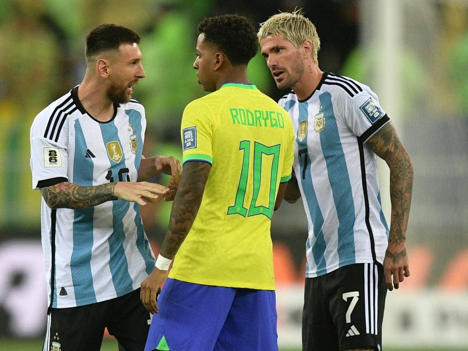 La señal del juego entre Argentina y Brasil se observó en TyC Sports por la fecha 6 de las Clasificatorias Sudamericanas al Mundial 2026. (Foto: AFP)