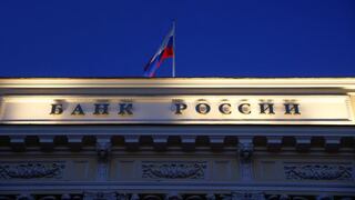 Rusia prevé una recesión de entre 4% y 6% este año, menor de la esperada