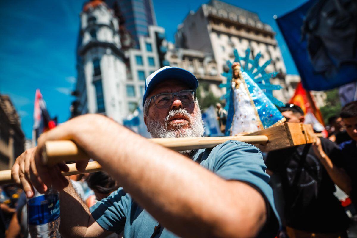 Los registros oficiales dan cuenta de que, de 10,6 millones de personas con ocupación formal, 927,405 son mayores de 60 años y, dentro de ellos, 329,716 son trabajadores que ya cobran una jubilación. (Foto: EFE)
