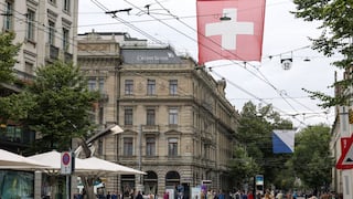 UBS cerrará mayoría de operaciones de banca de inversión de Credit Suisse