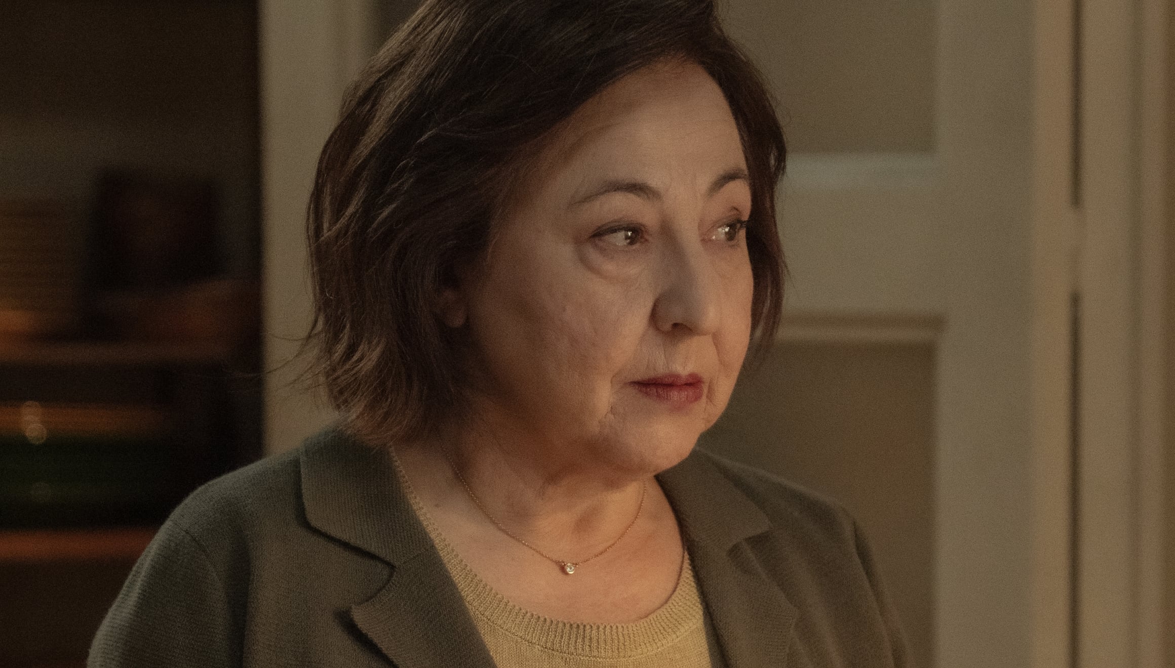 La actriz Carmen Machi como Natalia en una escena de la película española "53 domingos" (Foto: Netflix)