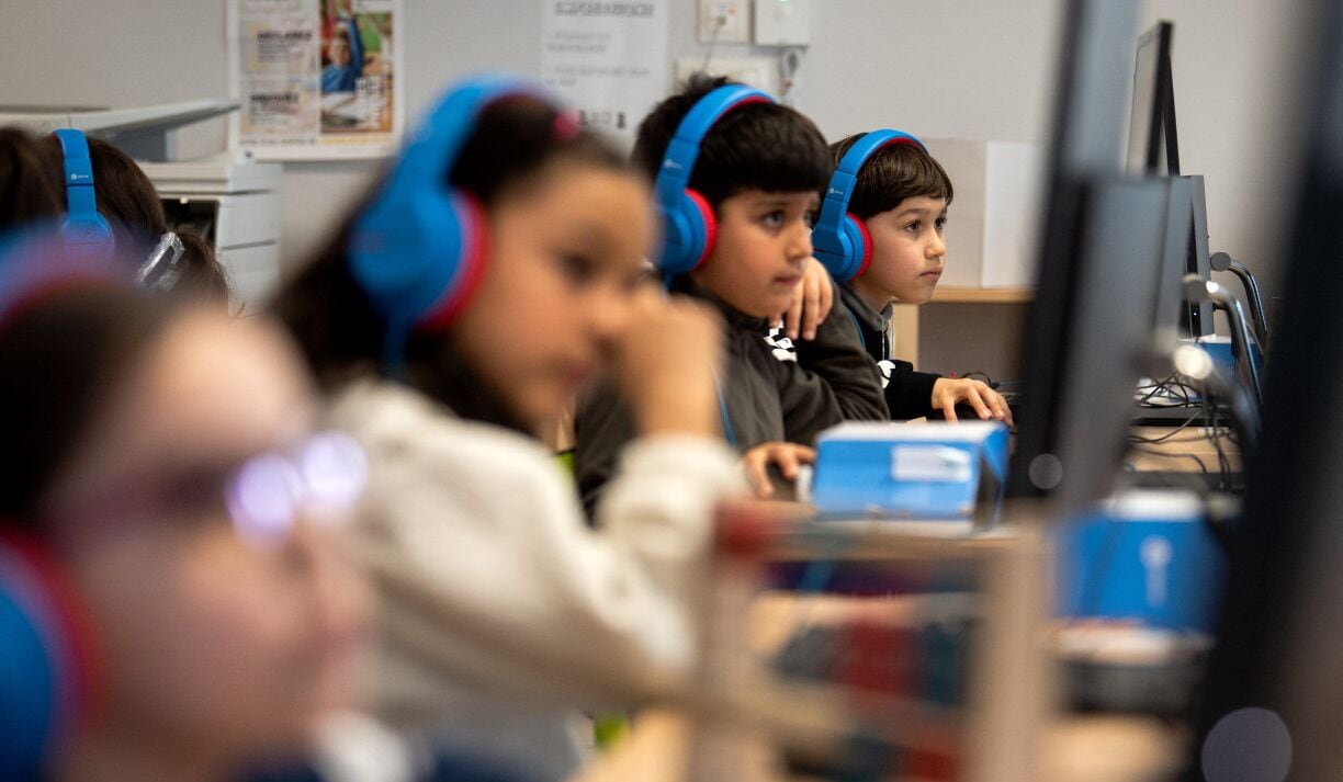 La iniciativa comprende la Educación Básica Regular, Alternativa y Especial, y alcanzaría a instituciones educativas públicas y privadas. Foto: AFP / difusión