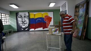Venezolanos votan en elecciones legislativas y la oposición es favorita