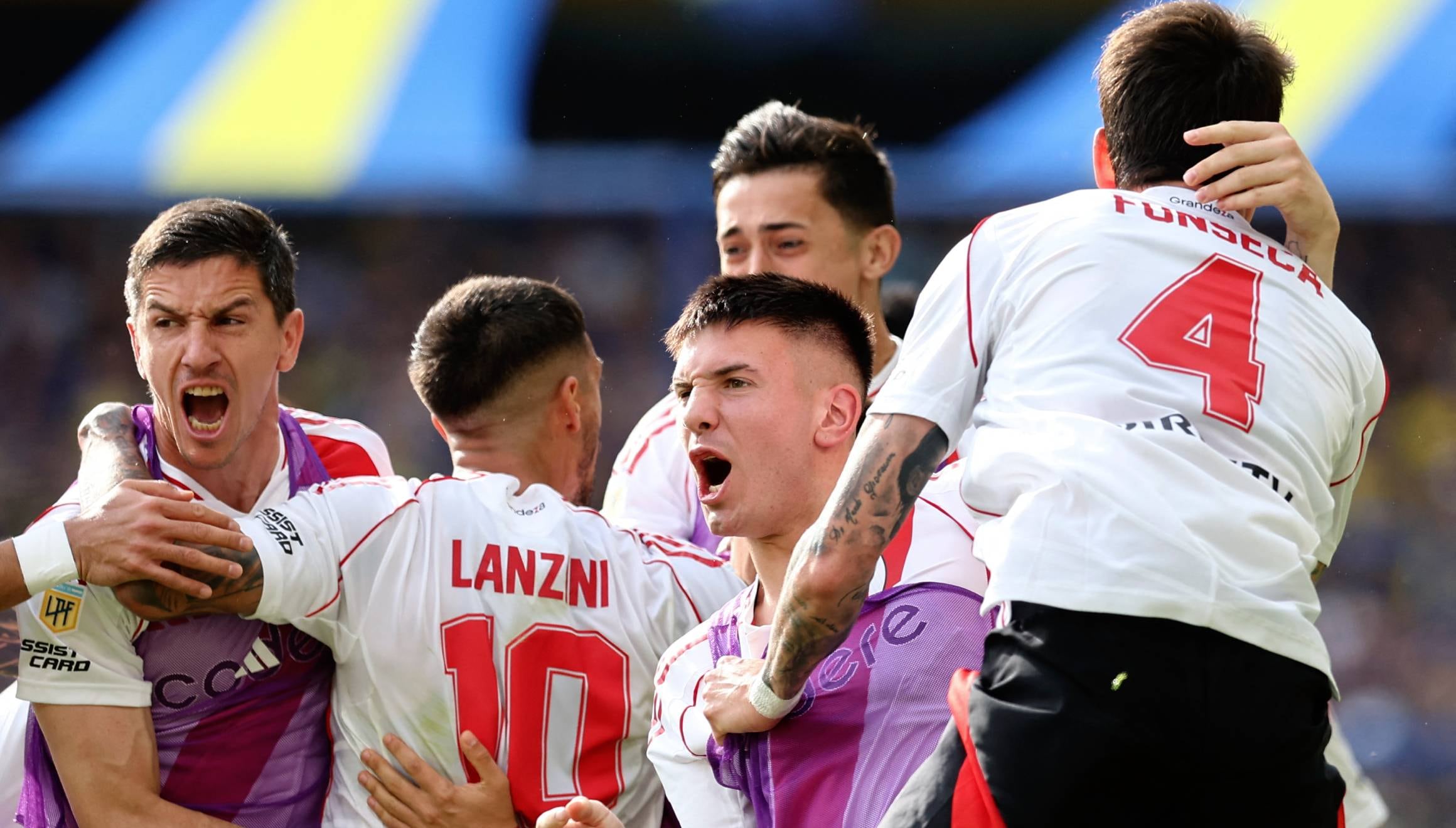 Manuel Lanzini (27') anotó el único tanto que le dio la victoria de River Plate sobre Boca Juniors en el superclásico. (Foto: AFP)