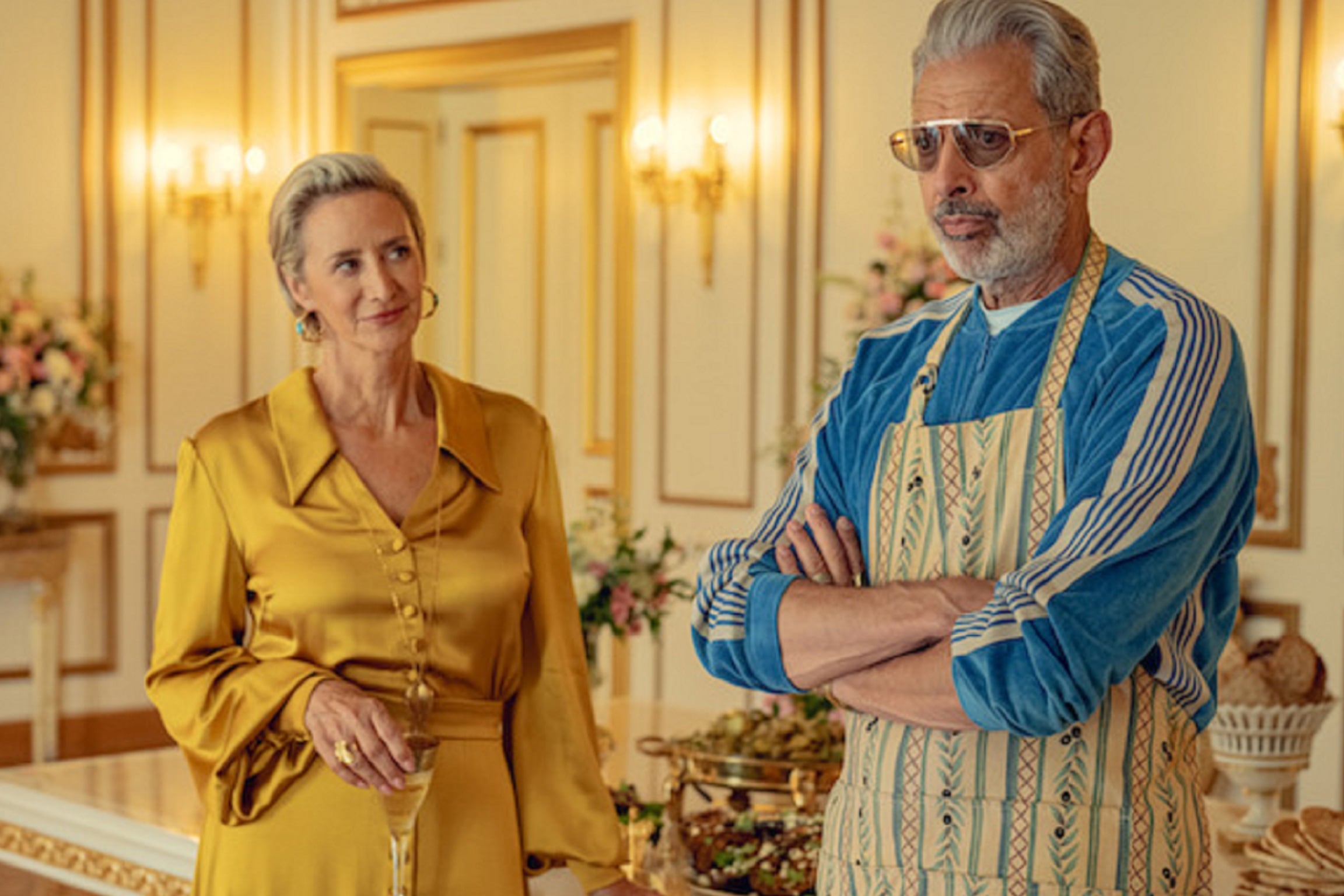 Janet McTeer interpreta a Hera, mientras que Jeff Goldblum interpreta a Zeus en la serie "Kaos" (Foto: Netflix)