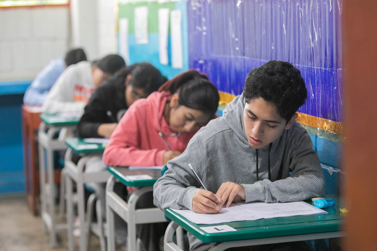 Los resultados determinarán quiénes continuarán en la siguiente etapa para competir por las 10,000 becas que ofrece el Pronabec. (Foto: Pronabec)