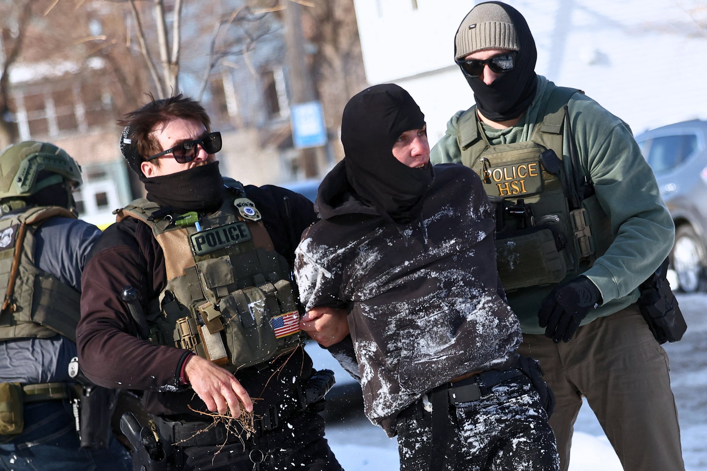 Agentes de ICE durante una redada migratoria en Estados Unidos (Foto: AFP)