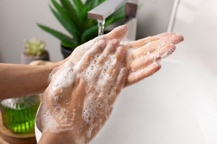 Dos de los jabones fueron señalados específicamente por una posible contaminación con varias bacterias, mientras que los otros cuatro fueron retirados por una posible contaminación bacteriana. (Foto referencial: Magnific)