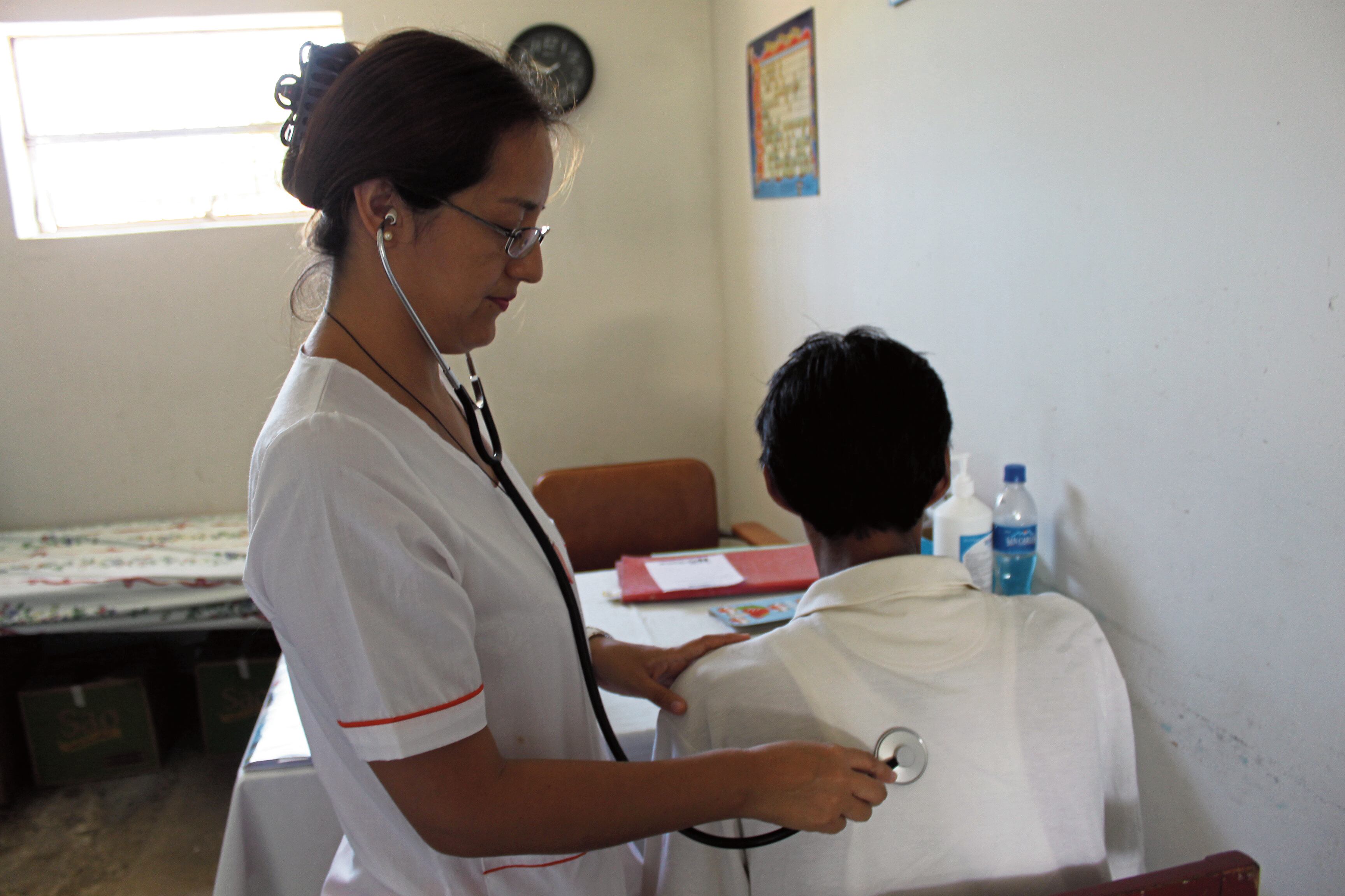 Los pacientes con neumonía son hospitalizados, precisó el director de Epidemiología de la Diresa, al incidir en el cuidado y protección de los niños y adultos mayores que son los más afectados con las bajas temperaturas. (Foto: GEC)