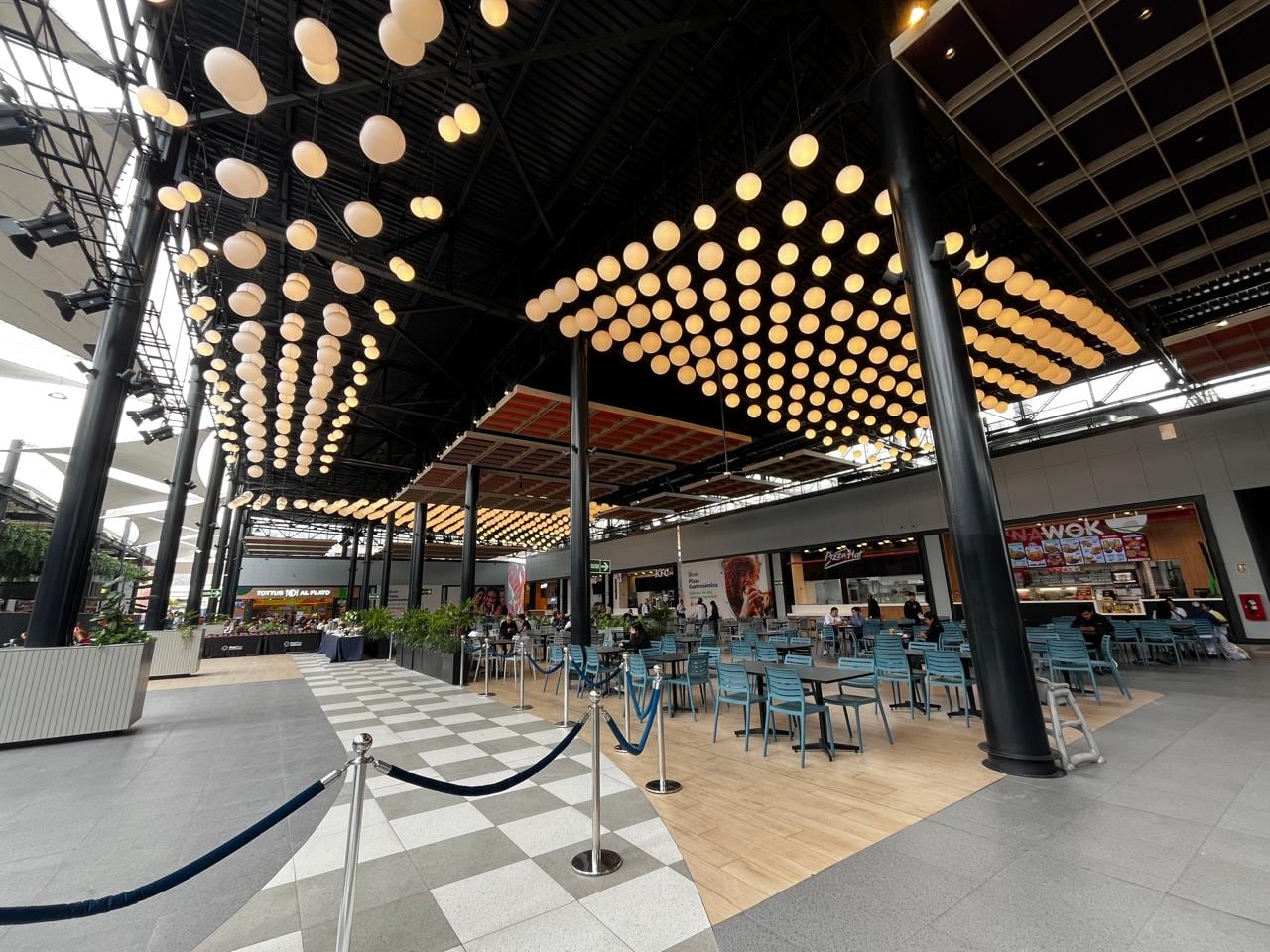 Nueva plaza gastronómica de Megaplaza Independencia. (Foto: GEC)