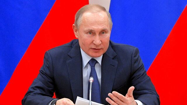 Putin aplaza su reforma constitucional y aconseja a los rusos quedarse en casa