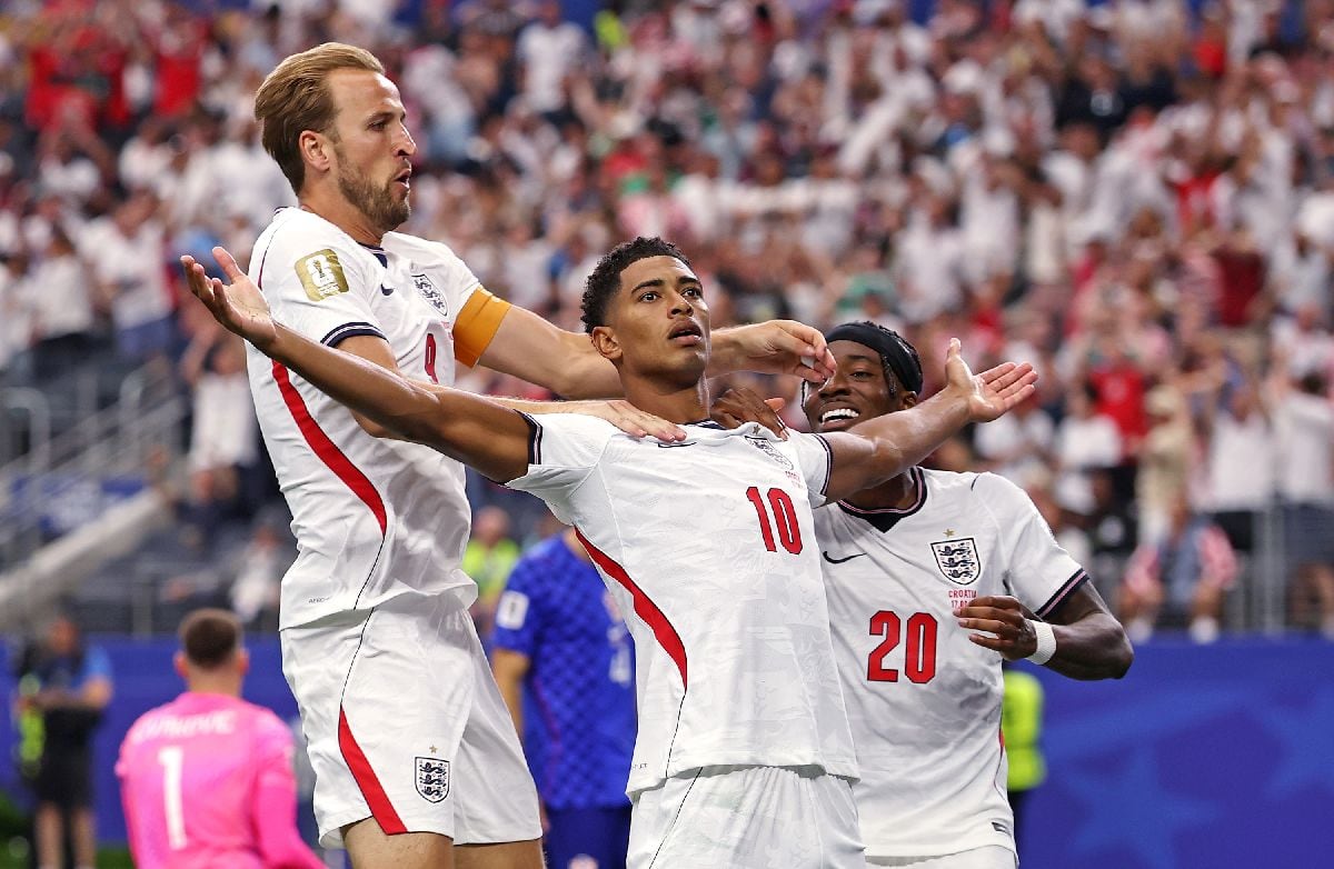 Jude Bellingham celebra su gol con Inglaterra en el Mundial. Foto: Francois Nel/Getty Images