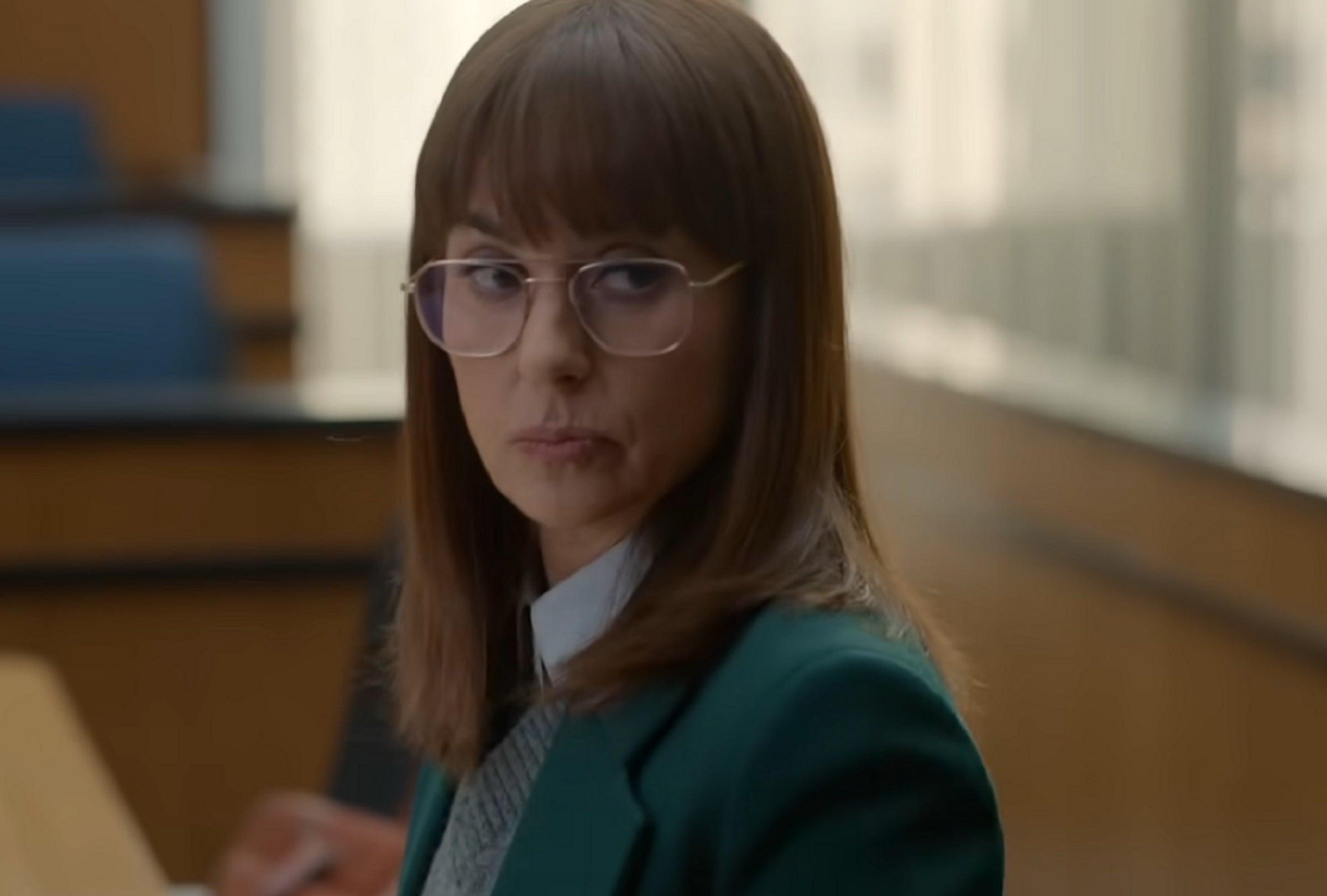 Constance Zimmer interpreta a Dana Berg, la fiscal que debe demostrar la culpabilidad de Mickey, en la cuarta temporada de "El abogado Lincoln" (Foto: Netflix)