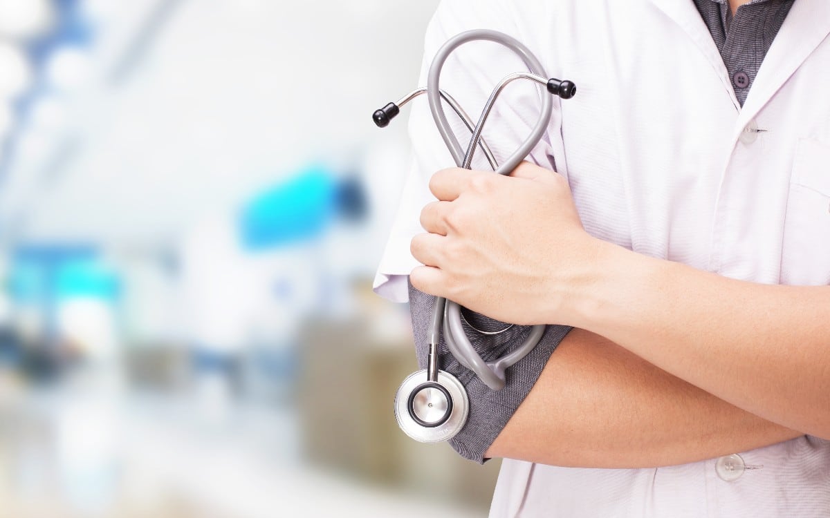 TWITTER VIRAL: el emocionante relato de un médico sobre el inesperado regalo que le hizo un paciente. (Foto referencial: snowing / Freepik)