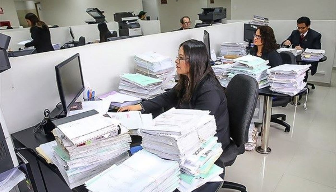 Cuatro autógrafas buscan darle estabilidad a trabajadores CAS. | Foto: Andina