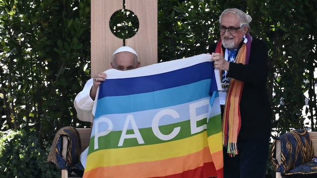 Papa Francisco se disculpa por usar término vulgar sobre sacerdotes gays