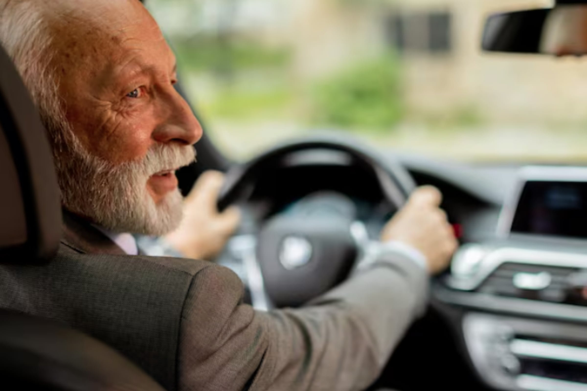 Las personas de tercera edad serán las más afectadas con estas evaluaciones médicas, ya que podrían padecer problemas de visión. (Crédito: Freepik / Imagen referencial)