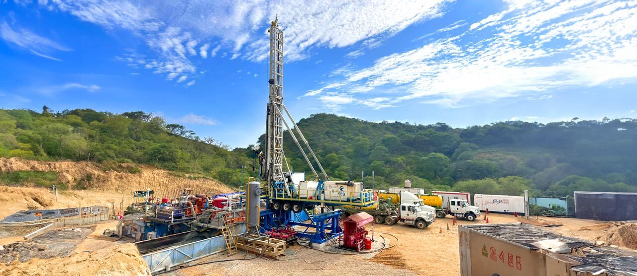Upland Oil & Gas es una empresa especializada en servicios de petróleo y gas, así como en producción de hidrocarburos.