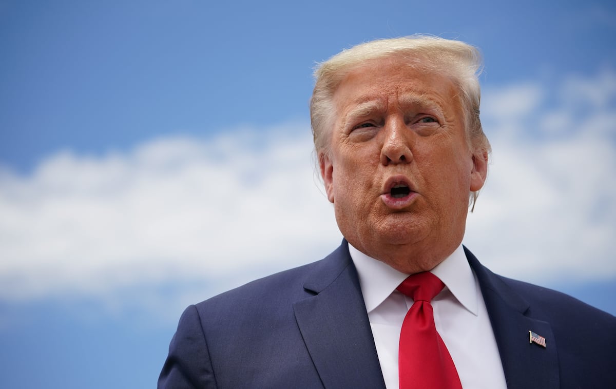 El cheque de $500 de Trump: por qué casi un millón de personas recibe este dinero desde hoy. (Foto: MANDEL NGAN / AFP).