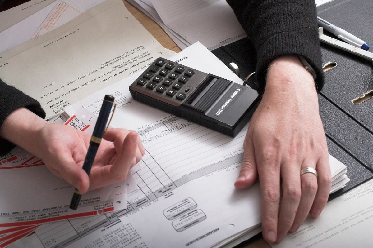 La verificación de deudas empresariales en entidades como SUNAT, SBS, Poder Judicial y SUNARP es clave para reducir riesgos de impago. Foto: Pixabay.