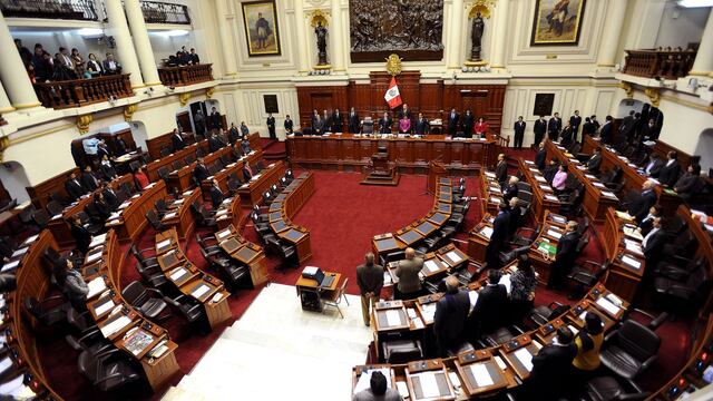 Congreso: plantean aumentar número de parlamentarios y reelección inmediata