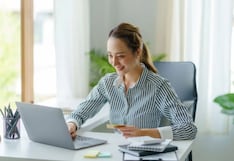 Mujeres e inversión: cinco mitos que limitan su autonomía financiera