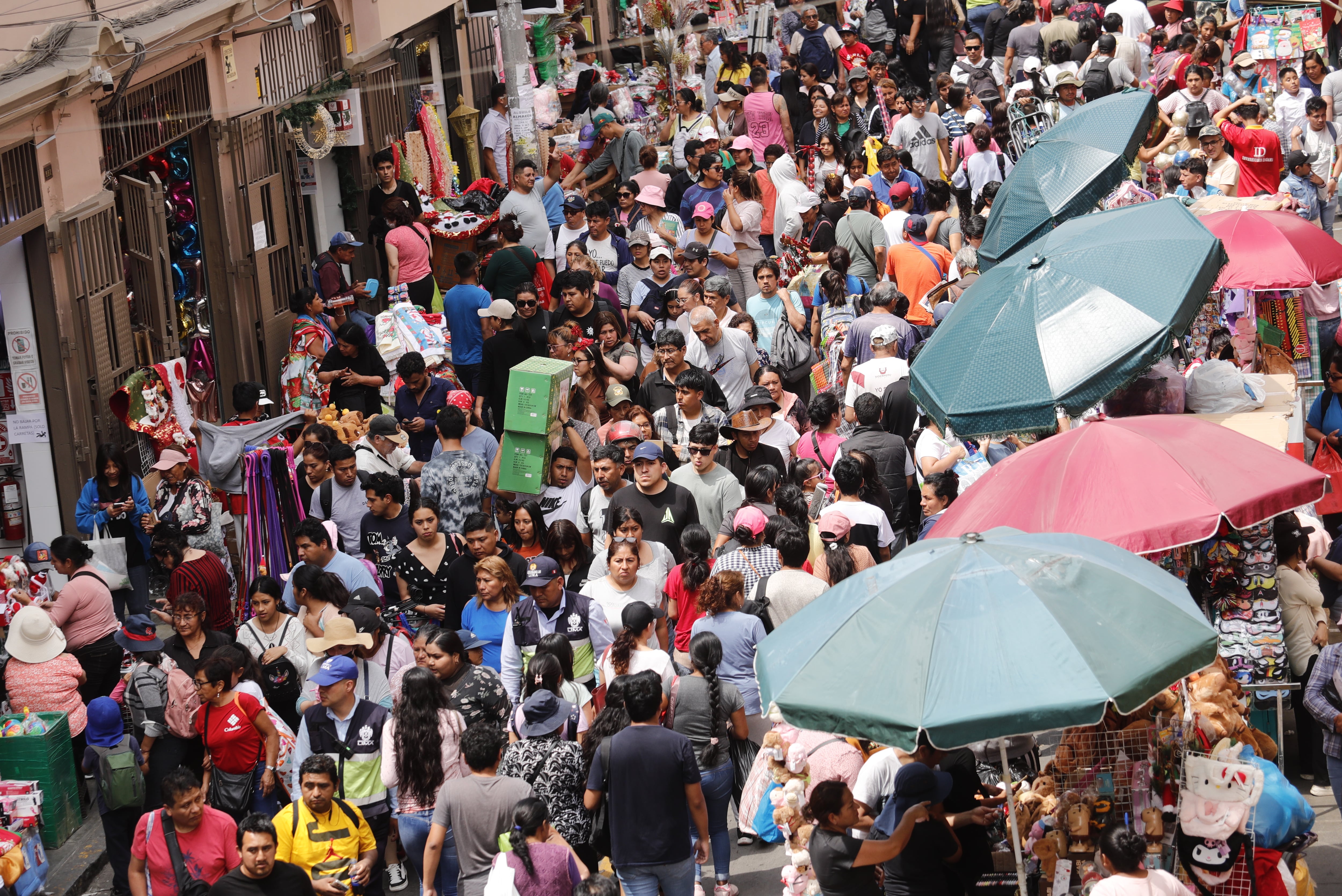Jirón Andahuaylas de Mesa Redonda en Navidad. (Foto: Jesús Saucedo/GEC)