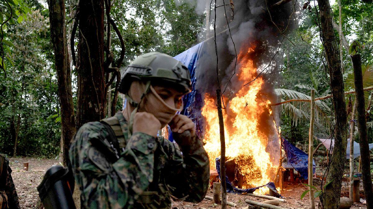 Por qué Perú está perdiendo la batalla contra la minería ilegal de oro en la selva