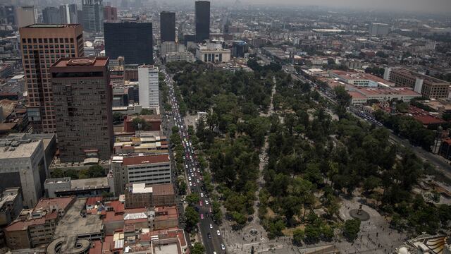 Fitch Ratings baja calificación crediticia a México por incertidumbre económica