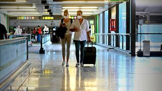 Prueba o no prueba: el dilema en los aeropuertos americanos ante el COVID-19