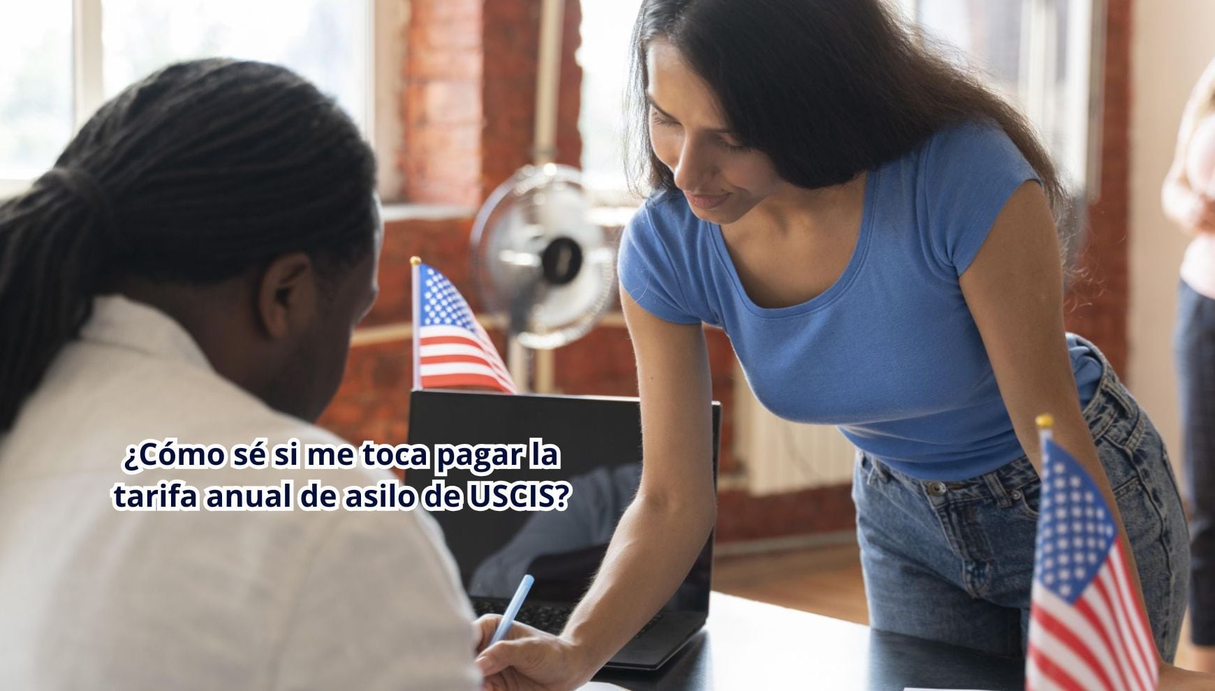 Evita problemas con tu permiso de trabajo: paga a tiempo la tarifa de asilo (Foto: Freepik)