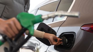 Precio de la gasolina se dispara más de 10 centavos en 24 horas en EE.UU.: estos estados pagaron más caro
