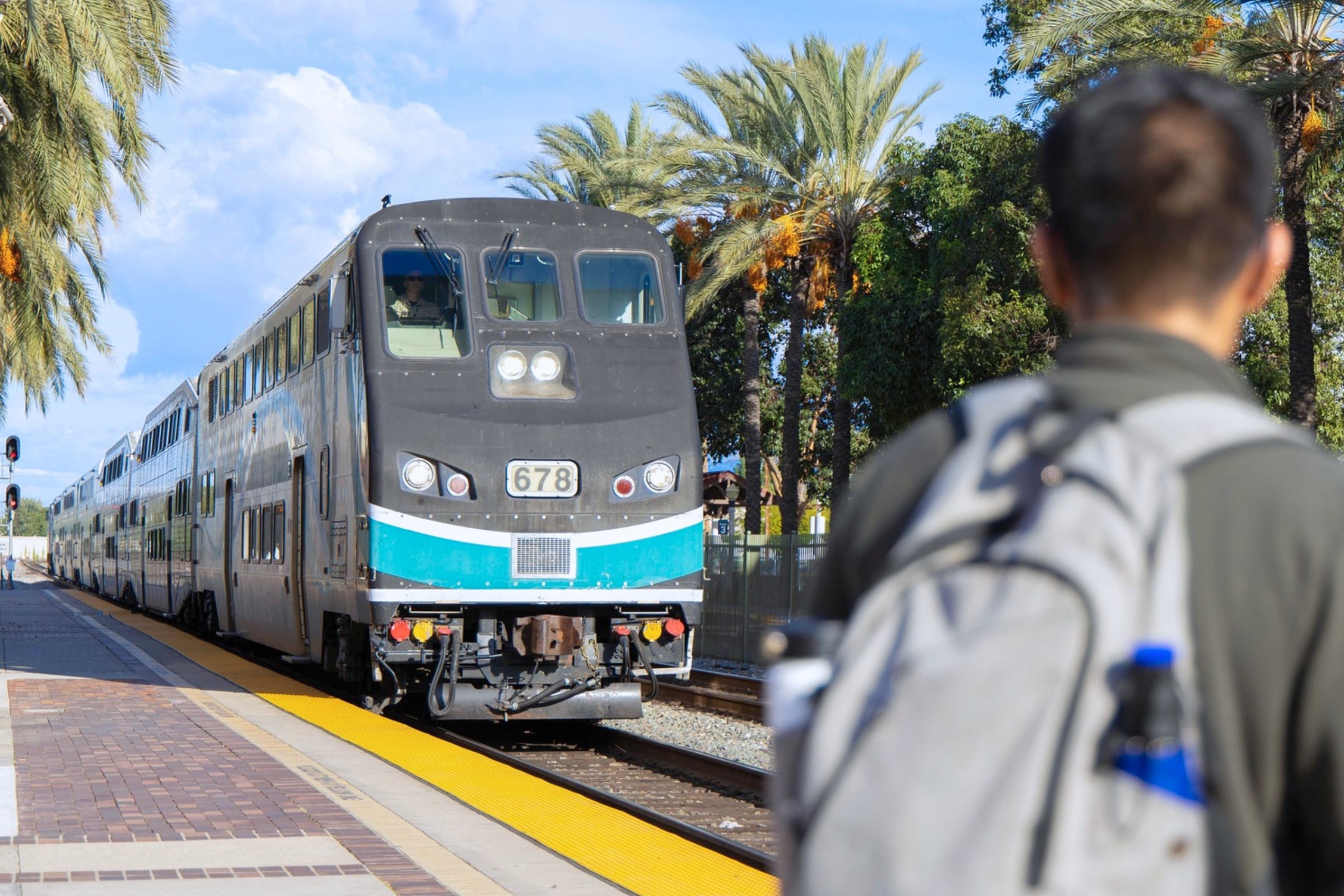 Paga tu viaje en Metrolink con solo acercar la tarjeta: detalles del programa piloto de pago sin contacto en Los Ángeles (Foto: Metrolink)
