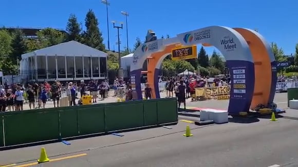Así fue la llegada a la meta de Kimberly García para ganar la medalla de oro. (Video: @OscarFCPeru)