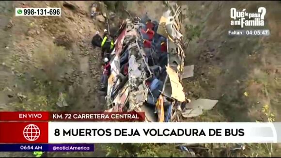 Ocho muertos deja volcadura de bus