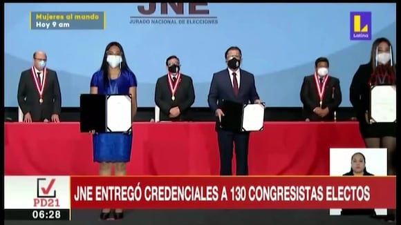 JNE entregó credenciales a 130 congresistas electos