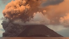 Italia en alerta roja tras erupción del volcán Stromboli