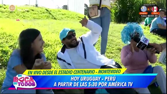 Hinchas uruguayos cantan el "Cómo no te voy a querer"