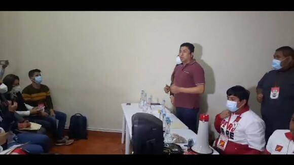 Reunión de partidarios de Perú Libre